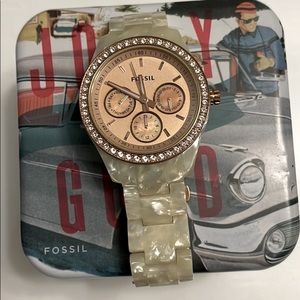 Rose gold fossil watch with box